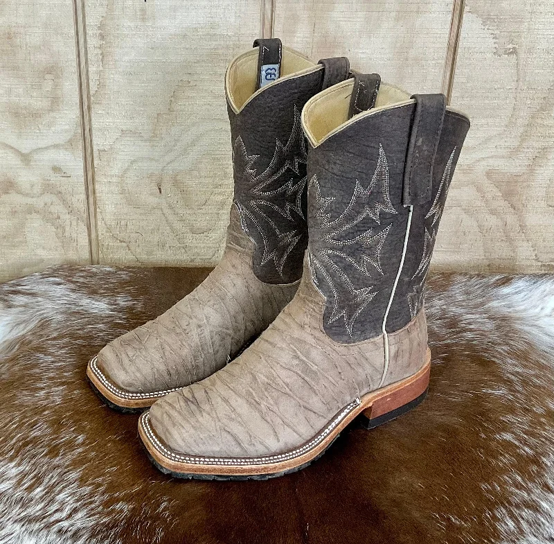 Men's cowboy boots with a silver - toned buckleAnderson Bean Men's Dirty Brown Sasquatch Leather & Bison Cowboy Work Boots 333576 Men's cowboy boots with a silver - toned buckleAnderson Bean Men's Dirty Brown Sasquatch Leather & Bison Cowboy Work Boots 333576