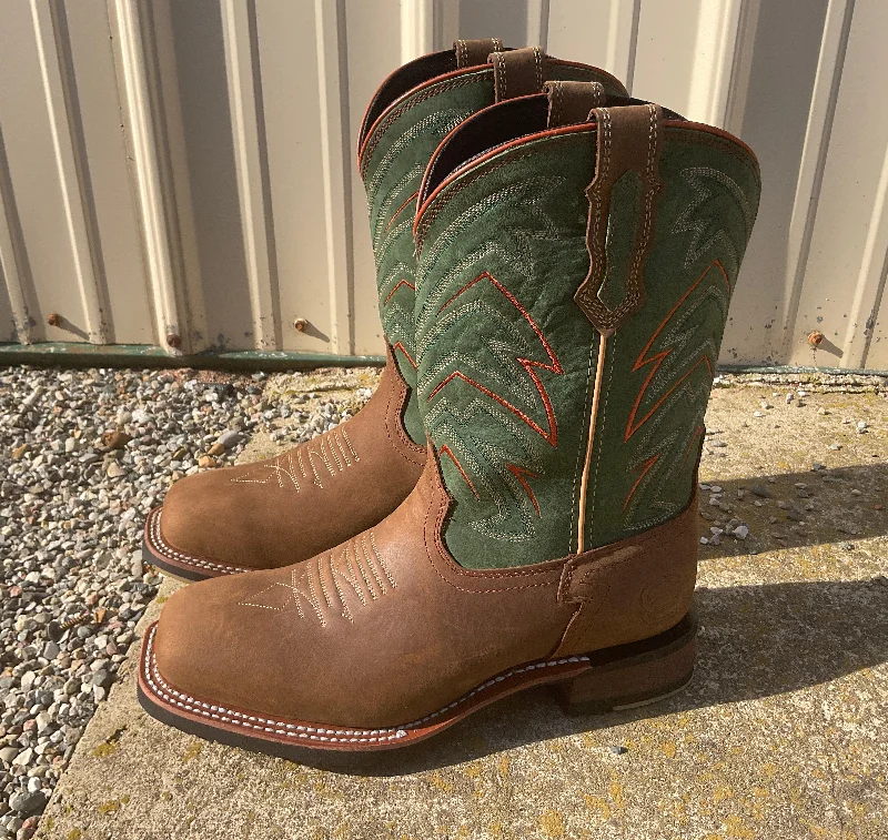 Men's cowboy boots with a heel guardDan Post Men's Arrowhead Barnyard Square Toe Cowboy Boots DP6012 Men's cowboy boots with a heel guardDan Post Men's Arrowhead Barnyard Square Toe Cowboy Boots DP6012