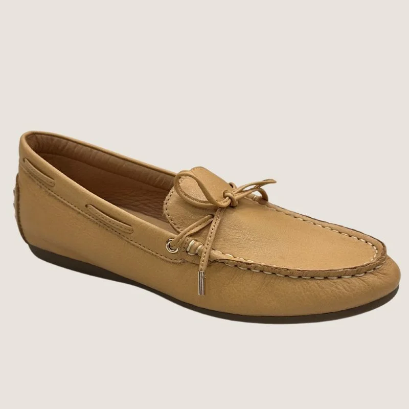 Men's loafers with a contrast stitching detailDiana Ferrari Eliney Loafer