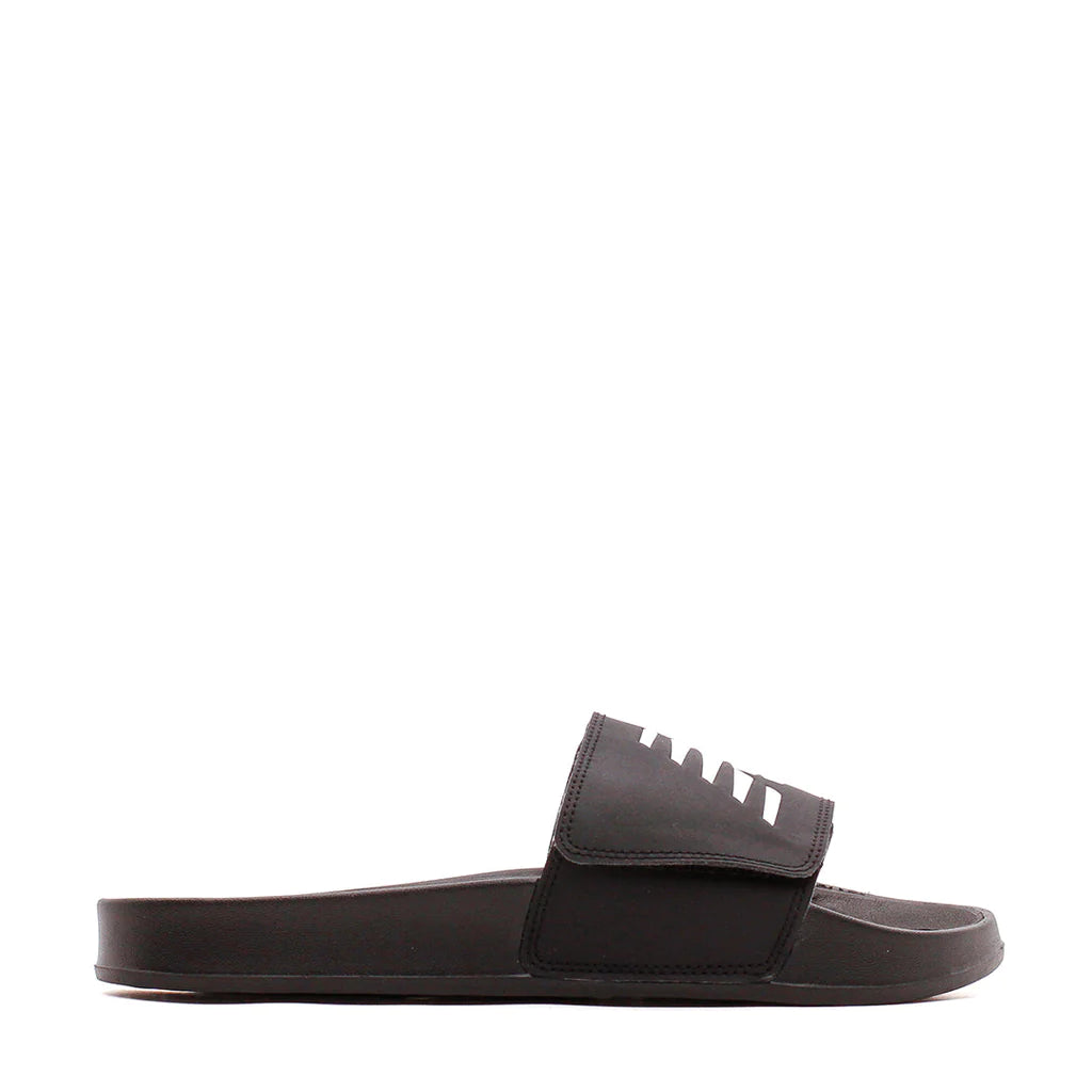 Men's sandals with a flexible sole for easy movementMen's sandals with a flexible sole for easy movement200v2 Adjustable Black/White Men's sandals with a flexible sole for easy movementMen's sandals with a flexible sole for easy movement200v2 Adjustable Black/White