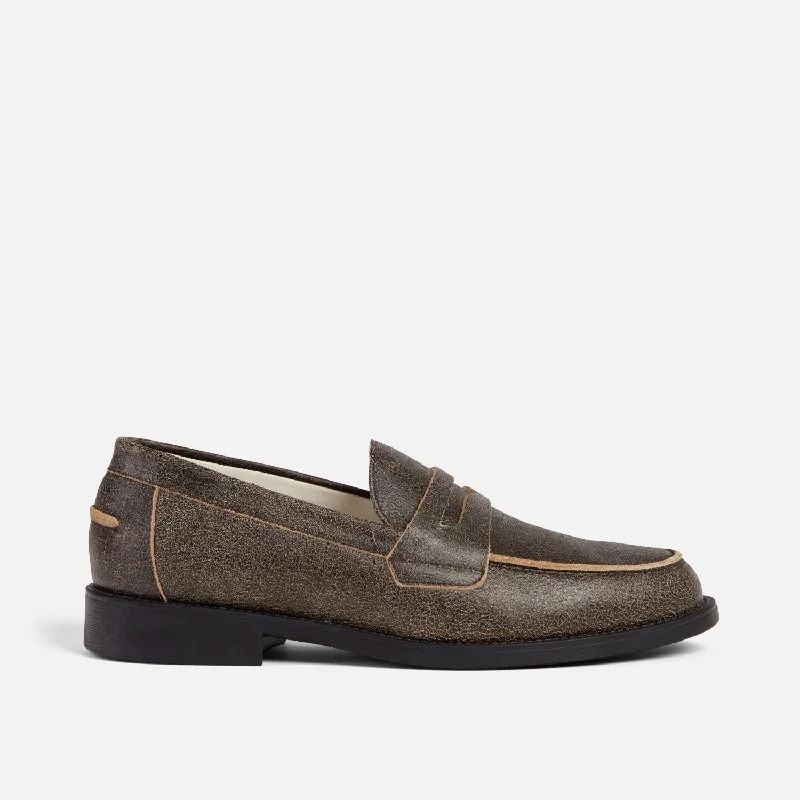 Men's loafers with a pointed toe for a stylish appearanceWilde Brown Cracked Leather Penny Loafer - Men's