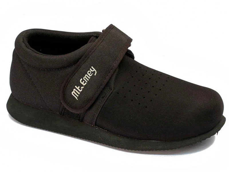Men's sandals with a rubber sole for tractionMen's sandals with a rubber sole for tractionMt Emey 737 - Men's Post-Op Shoes Men's sandals with a rubber sole for tractionMen's sandals with a rubber sole for tractionMt Emey 737 - Men's Post-Op Shoes