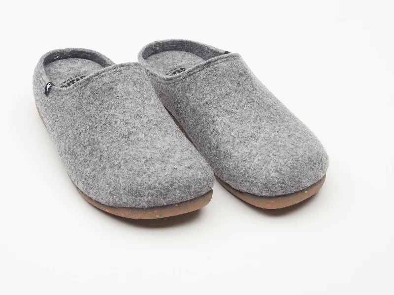 Men's loafers with a pointed toe for a stylish appearanceKoti soft eco felt mule slippers, rubber soles Men's loafers with a pointed toe for a stylish appearanceKoti soft eco felt mule slippers, rubber soles