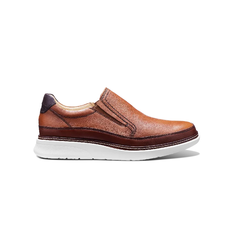 Men's loafers with a perforated leather upper for ventilationMen's Rafael Hybrid Slip-On