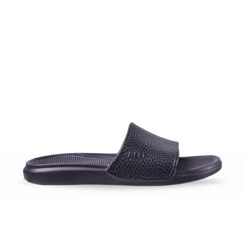 Men's sandals with a removable insole for cleaningMen's sandals with a removable insole for cleaningReef Men's Oasis Slide - Mason Purple Coral
