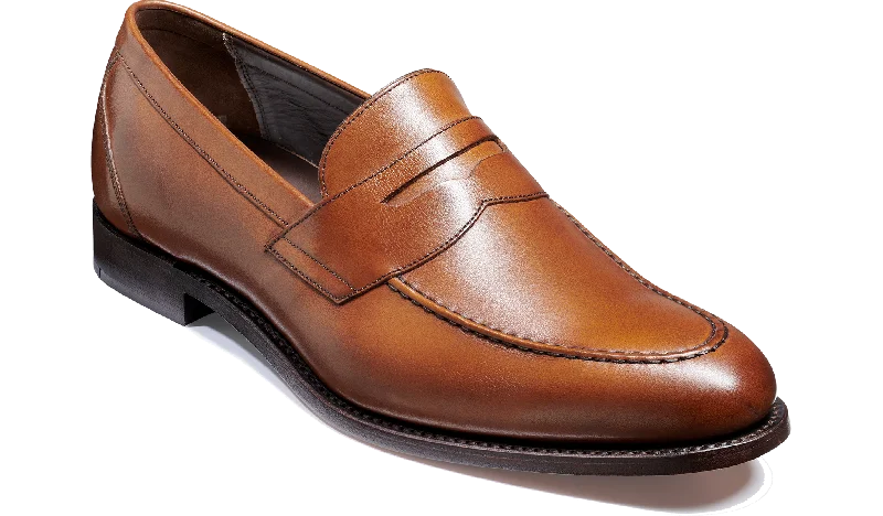 Men's loafers with a rubber sole for durabilitySt Pauls - Walnut Calf