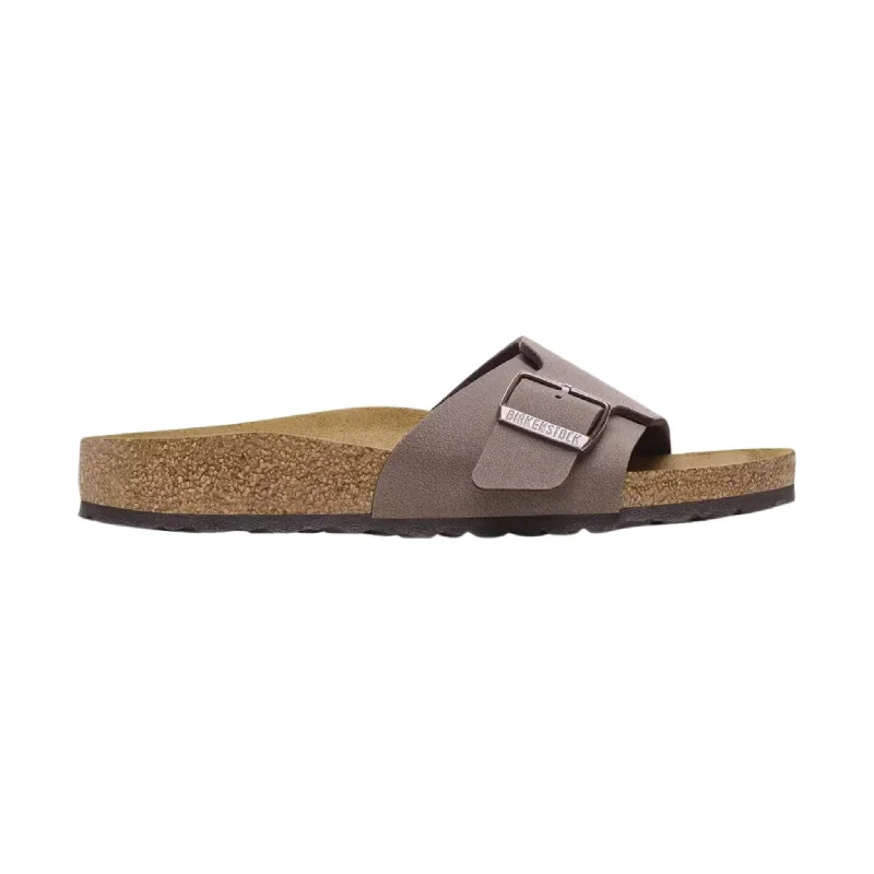 Men's sandals in a neutral color like black or brownMen's sandals in a neutral color like black or brownBirkenstock Catalina Sandal - Mocha Men's sandals in a neutral color like black or brownMen's sandals in a neutral color like black or brownBirkenstock Catalina Sandal - Mocha