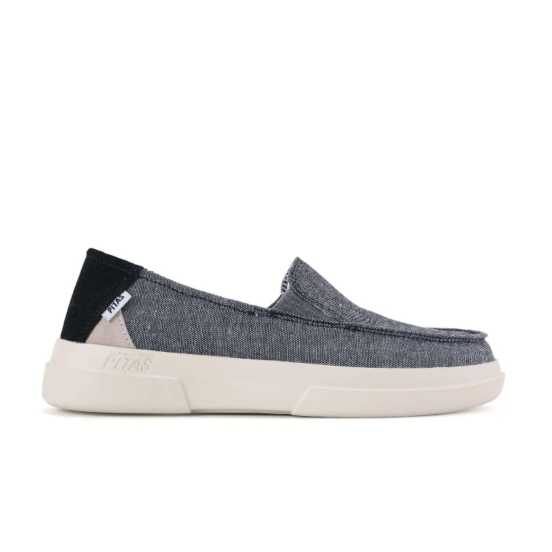 Men's loafers with a perforated leather upper for ventilationJara Ultralight Slip-Ons Men's loafers with a perforated leather upper for ventilationJara Ultralight Slip-Ons