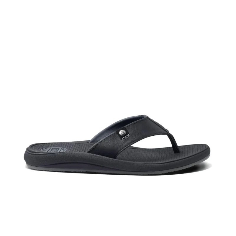 Men's sandals with a contrast stitching detailMen's sandals with a contrast stitching detailReef Men's Phantom Nias - Black/Grey