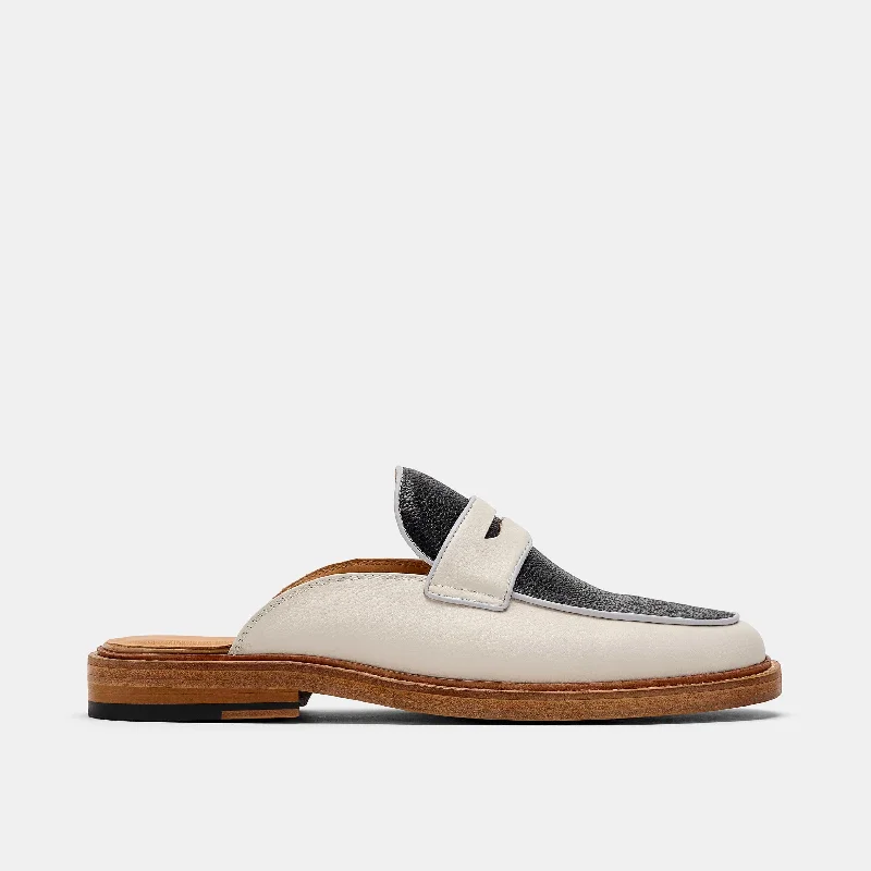 Men's loafers with a moc - toe design Men's loafers with a moc - toe design Men's loafers with a cushioned footbedDel Mar White/Black Loafer Mules Men's loafers with a moc - toe design Men's loafers with a moc - toe design Men's loafers with a cushioned footbedDel Mar White/Black Loafer Mules