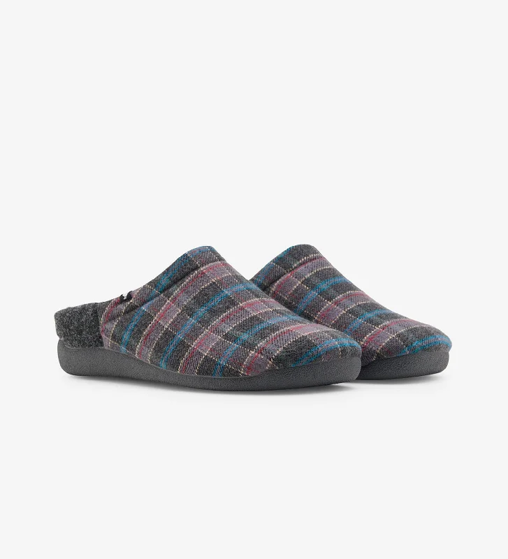 Men's loafers with a leather lacing systemPitas old timer eco felt mule slippers, grippy rubber soles Men's loafers with a leather lacing systemPitas old timer eco felt mule slippers, grippy rubber soles