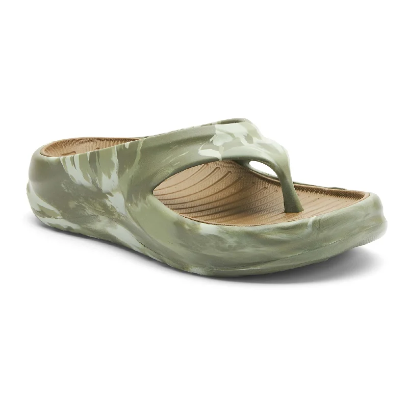 Men's sandals with a decorative buckle or charmMen's sandals with a decorative buckle or charmGalaxy