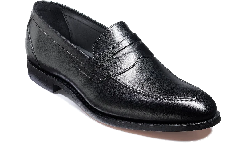 Men's loafers with a smooth leather finishSt Pauls - Black Calf