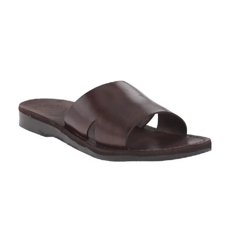 Men's sandals with a stretchy strap for a better fitBashan - Leather Wide Strap Slide Sandal | Brown Men's sandals with a stretchy strap for a better fitBashan - Leather Wide Strap Slide Sandal | Brown