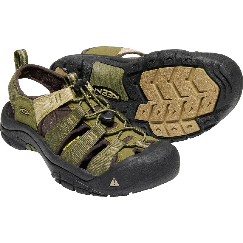 Men's sandals with a stretchy strap for a better fit Men's sandals with a stretchy strap for a better fit Men's Newport Hydro Sandal Men's sandals with a stretchy strap for a better fit Men's sandals with a stretchy strap for a better fit Men's Newport Hydro Sandal