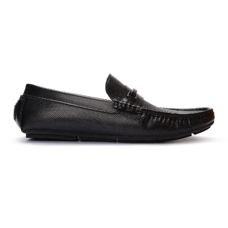 Men's loafers with a tassel front for a classic look Men's loafers with a tassel front for a classic look BATA Men Flexible Loafers 851X518 Men's loafers with a tassel front for a classic look Men's loafers with a tassel front for a classic look BATA Men Flexible Loafers 851X518