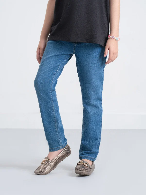 Men's sandals in a neutral color like black or brown Men's sandals in a neutral color like black or brown "DERRIX" Comfort Slim Fit Denim Pant Men's sandals in a neutral color like black or brown Men's sandals in a neutral color like black or brown "DERRIX" Comfort Slim Fit Denim Pant
