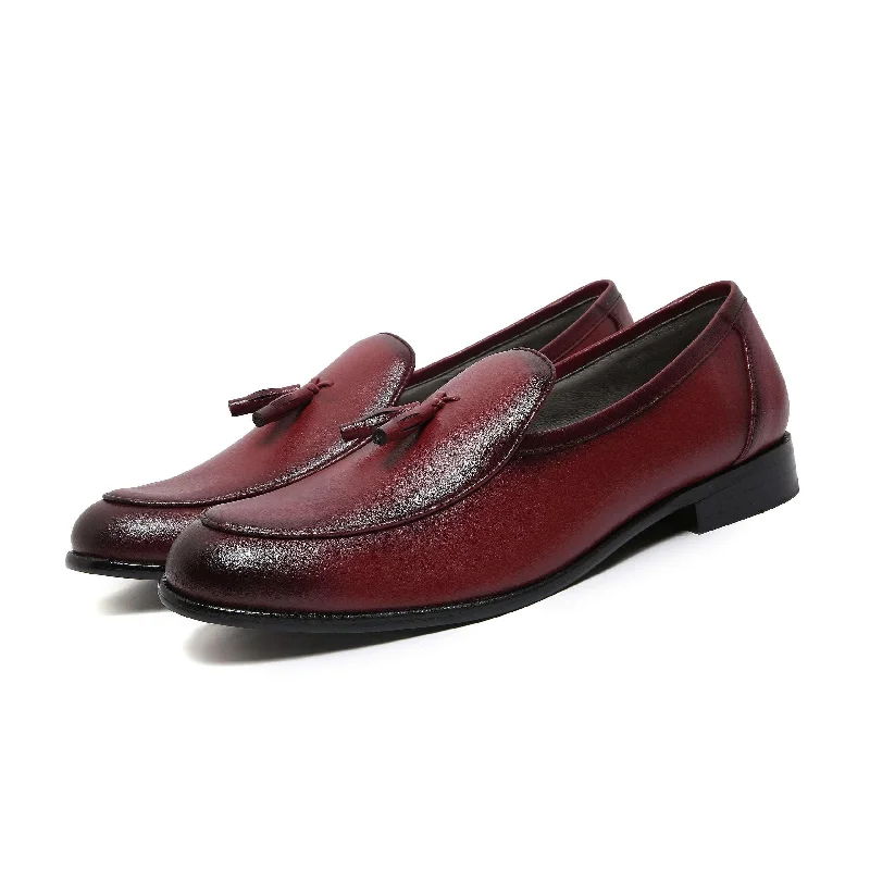 Men's loafers with a leather lining for comfort Men's loafers with a leather lining for comfort RICO - MAROON DUAL TONE TASSEL SLIP-ON Men's loafers with a leather lining for comfort Men's loafers with a leather lining for comfort RICO - MAROON DUAL TONE TASSEL SLIP-ON