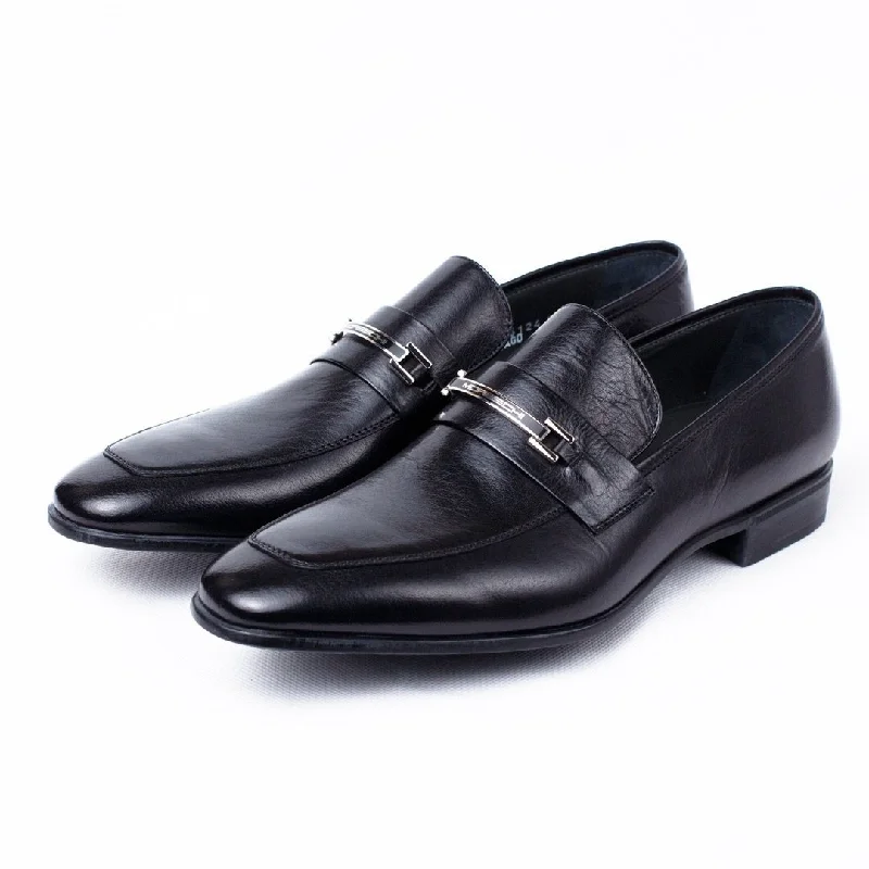 Men's loafers with a low - heeled design Men's loafers with a low - heeled design MORESCHI Santiago Signature Buffalo Leather Loafer - Black Men's loafers with a low - heeled design Men's loafers with a low - heeled design MORESCHI Santiago Signature Buffalo Leather Loafer - Black