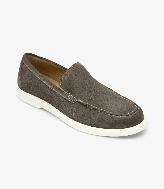 Men's loafers with a cushioned footbed Men's loafers with a cushioned footbed LOAKE Tuscany - Suede Loafers - Anthracite Suede Men's loafers with a cushioned footbed Men's loafers with a cushioned footbed LOAKE Tuscany - Suede Loafers - Anthracite Suede