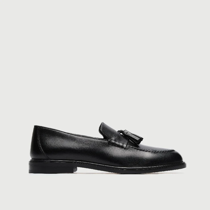 Men's loafers with a pointed toe for a stylish appearance Men's loafers with a pointed toe for a stylish appearance Putney Tassel Loafer Men's loafers with a pointed toe for a stylish appearance Men's loafers with a pointed toe for a stylish appearance Putney Tassel Loafer