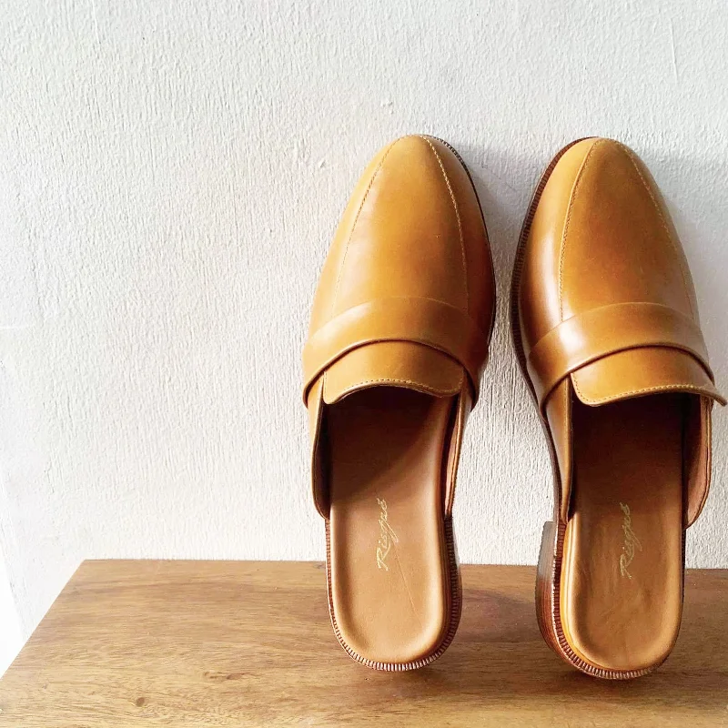 Men's loafers with a perforated leather upper for ventilation Men's loafers with a perforated leather upper for ventilation Raf Mules Men's loafers with a perforated leather upper for ventilation Men's loafers with a perforated leather upper for ventilation Raf Mules