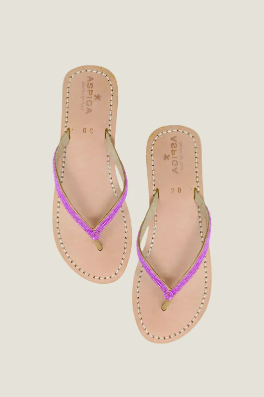 Men's sandals with a decorative buckle or charm Men's sandals with a decorative buckle or charm Classic Flip Flops | Pink