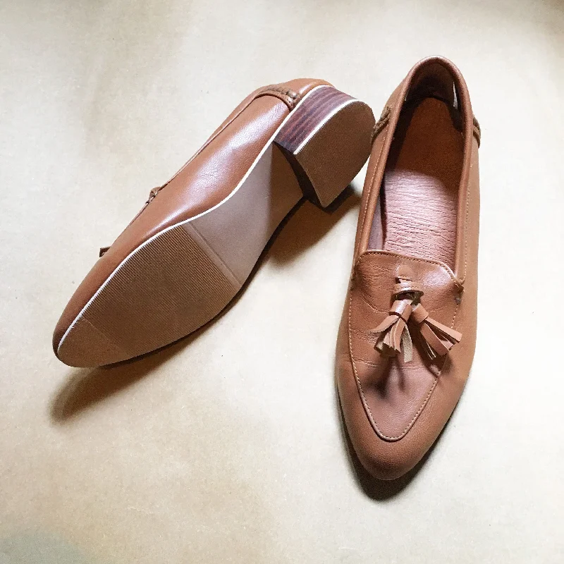 Men's loafers with a smooth leather finish Men's loafers with a smooth leather finish Tasseled Leather Loafer Men's loafers with a smooth leather finish Men's loafers with a smooth leather finish Tasseled Leather Loafer