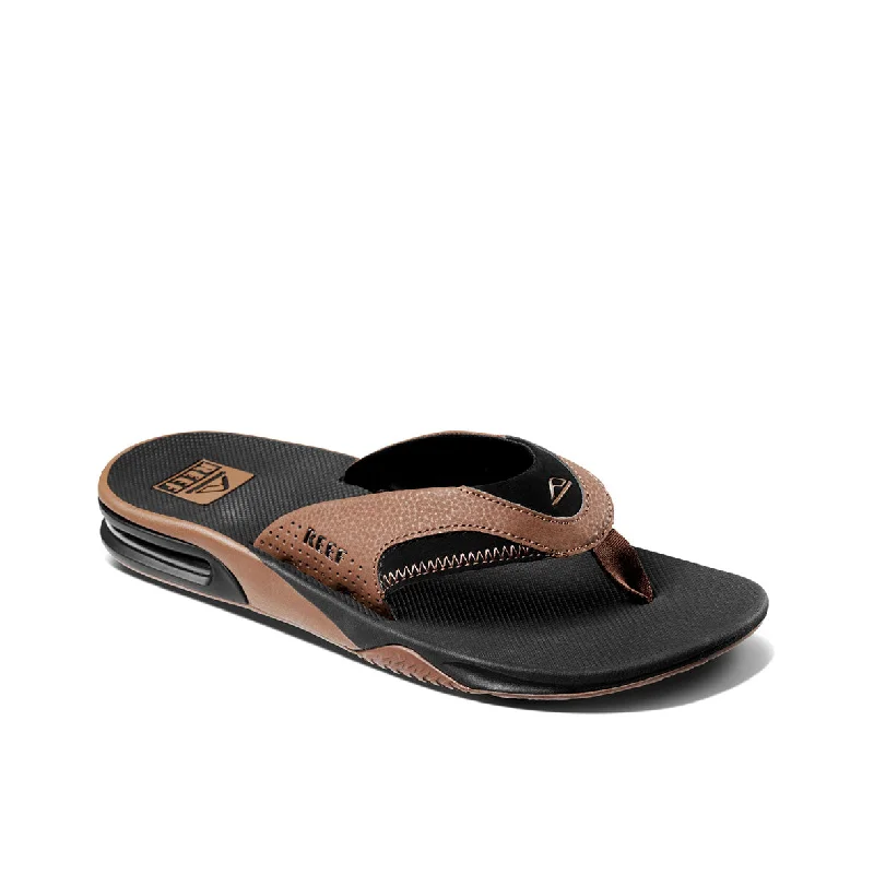 Men's sandals with a decorative buckle or charm Men's sandals with a decorative buckle or charm Mens Fanning - Black & Tan