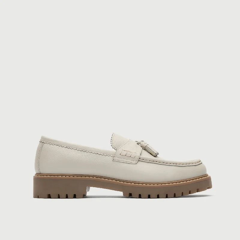 Men's loafers with a smooth leather finish Men's loafers with a smooth leather finish Sean Tassel Loafer Men's loafers with a smooth leather finish Men's loafers with a smooth leather finish Sean Tassel Loafer
