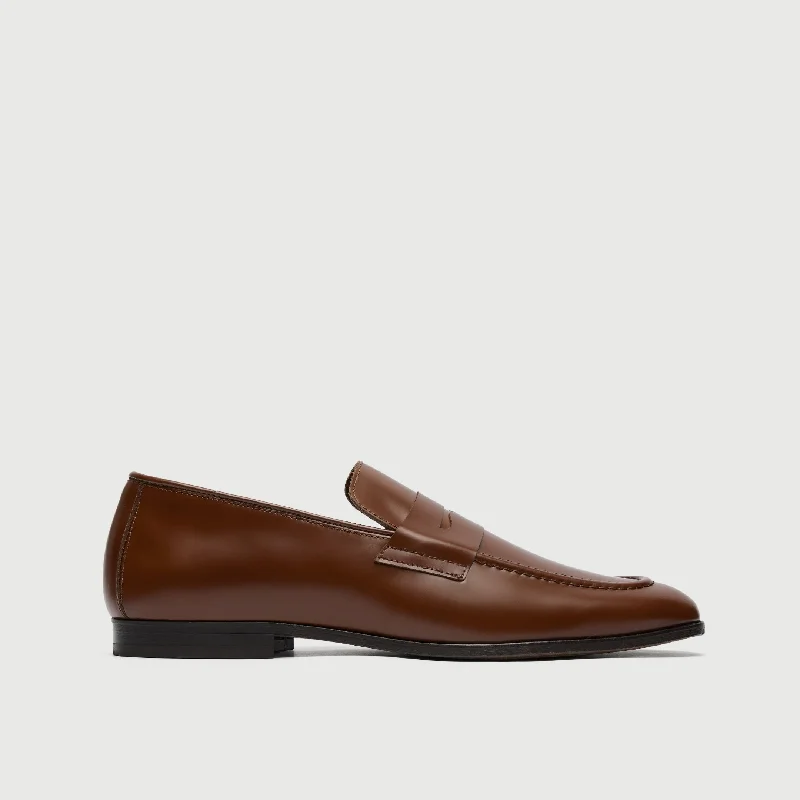 Men's loafers with a leather lining for comfort Men's loafers with a leather lining for comfort Windsor Saddle Loafer