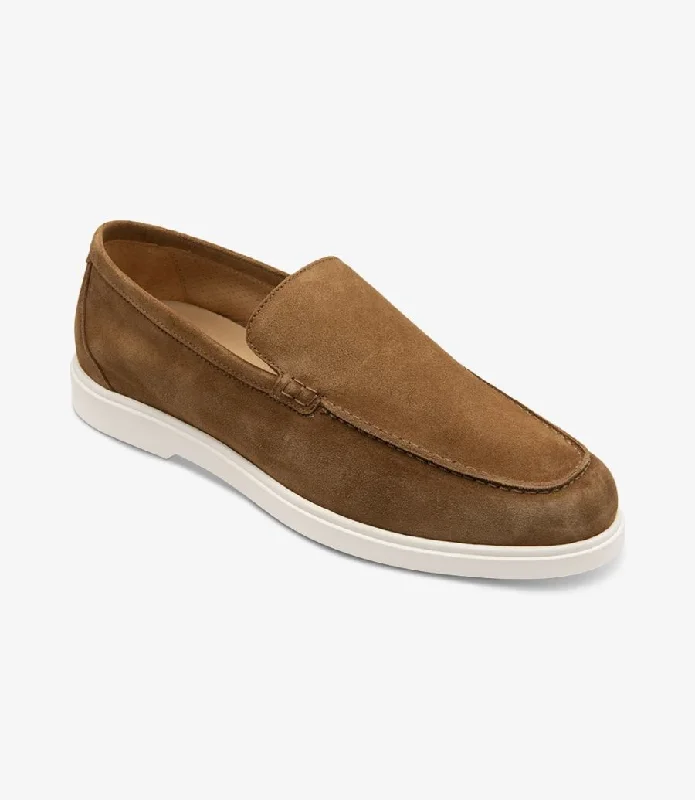 Men's loafers with a removable insole for cleaning Men's loafers with a removable insole for cleaning LOAKE Tuscany - Suede Loafers - Chestnut Brown Men's loafers with a removable insole for cleaning Men's loafers with a removable insole for cleaning LOAKE Tuscany - Suede Loafers - Chestnut Brown