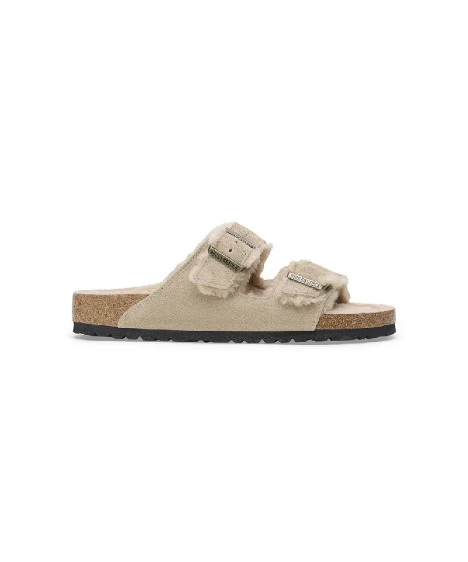 Men's sandals with a decorative buckle or charmMen's sandals with a decorative buckle or charmBIRKENSTOCK ARIZONA SHEARLING SUEDE LEATHER IN NUDE Men's sandals with a decorative buckle or charmMen's sandals with a decorative buckle or charmBIRKENSTOCK ARIZONA SHEARLING SUEDE LEATHER IN NUDE