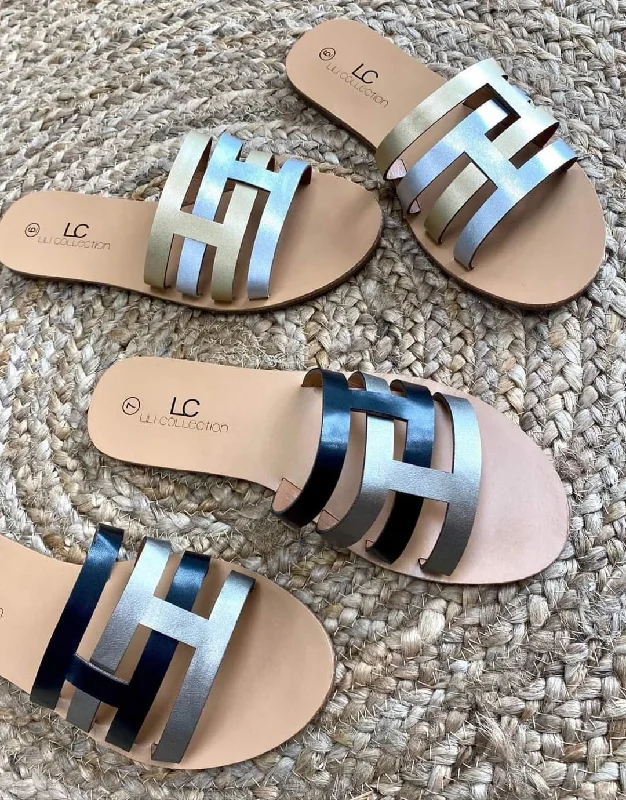 Men's sandals with a decorative buckle or charmMen's sandals with a decorative buckle or charmHema Men's sandals with a decorative buckle or charmMen's sandals with a decorative buckle or charmHema