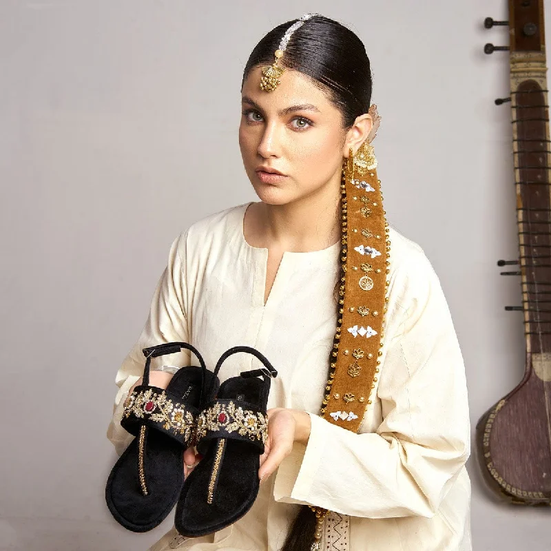 Men's sandals in a neutral color like black or brownMen's sandals in a neutral color like black or brownKajal Men's sandals in a neutral color like black or brownMen's sandals in a neutral color like black or brownKajal