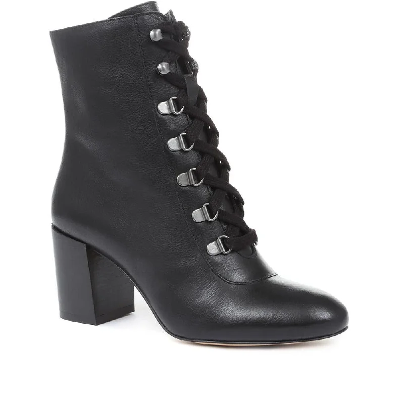 Men's sandals with a decorative buckle or charmMen's sandals with a decorative buckle or charmLiana Lace-Up Heeled Ankle Boots - LIANA / 319 203 Men's sandals with a decorative buckle or charmMen's sandals with a decorative buckle or charmLiana Lace-Up Heeled Ankle Boots - LIANA / 319 203