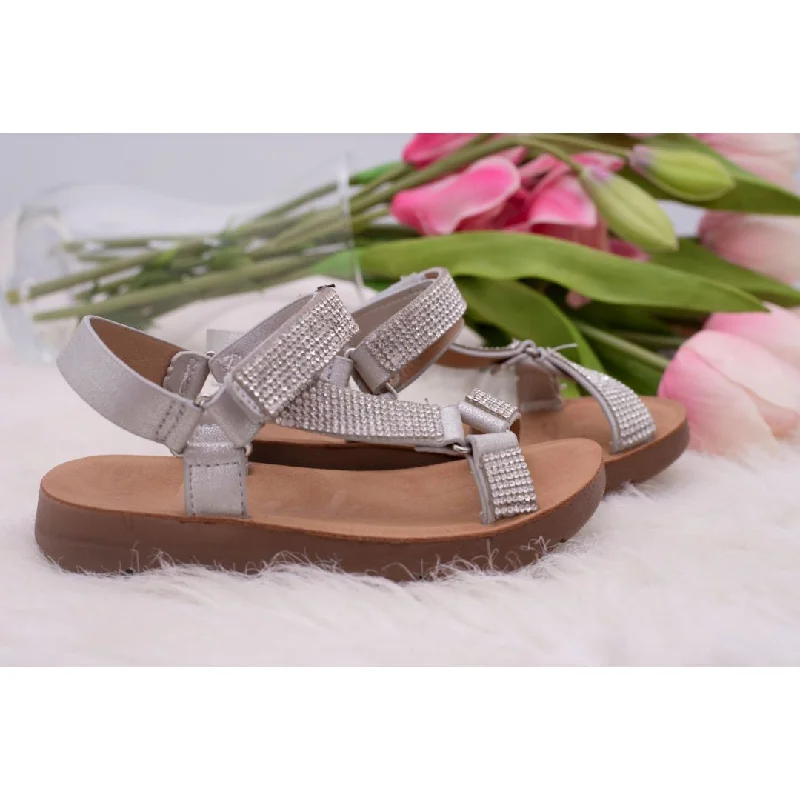 Men's sandals with a decorative buckle or charmMen's sandals with a decorative buckle or charmREFORM-76 Men's sandals with a decorative buckle or charmMen's sandals with a decorative buckle or charmREFORM-76