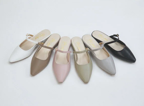 Men's sandals in a neutral color like black or brownMen's sandals in a neutral color like black or brownTU1233 法式優雅超繫帶低跟尖頭穆勒鞋 (版型偏小請選大一碼)【即將絕版】 Men's sandals in a neutral color like black or brownMen's sandals in a neutral color like black or brownTU1233 法式優雅超繫帶低跟尖頭穆勒鞋 (版型偏小請選大一碼)【即將絕版】