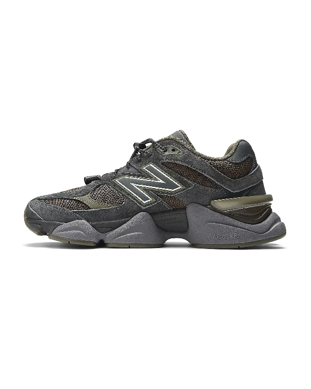 Men's camo - print sneakers for an edgy style9060 - Brown / Green