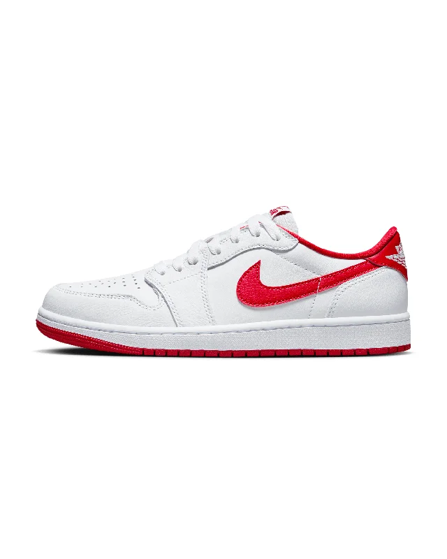 Men's lifestyle sneakers with a premium material constructionAir Jordan 1 Low OG - White / University Red Men's lifestyle sneakers with a premium material constructionAir Jordan 1 Low OG - White / University Red