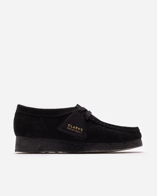 Men's high - end luxury sneakers with hand - stitched detailsWallabee