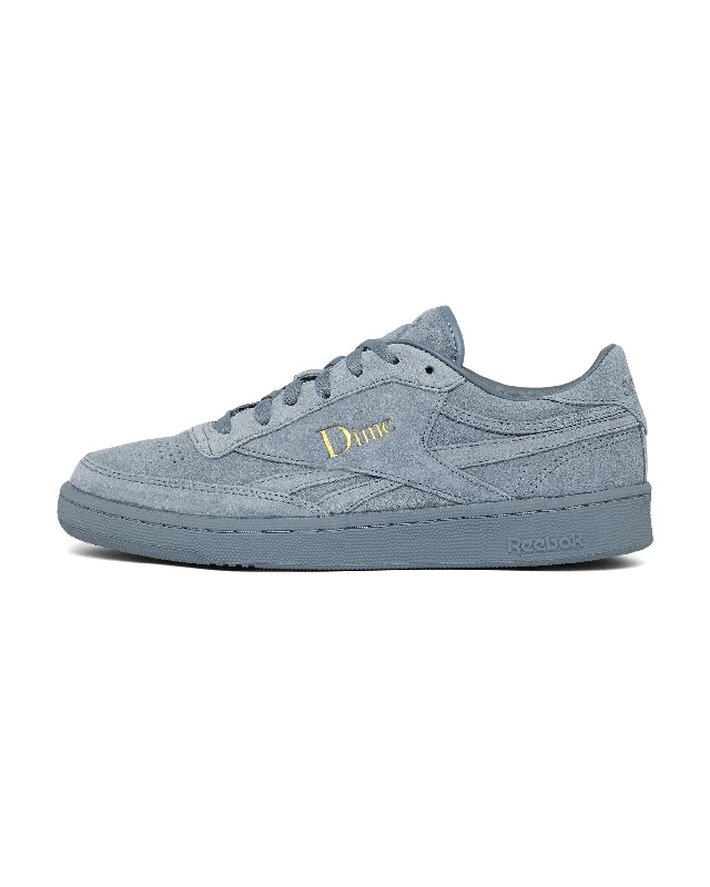 Men's soccer - inspired sneakers with a studded soleDime Club C Revenge - Asteroid Dust / Asteroid Dust / Gold Metallic Men's soccer - inspired sneakers with a studded soleDime Club C Revenge - Asteroid Dust / Asteroid Dust / Gold Metallic