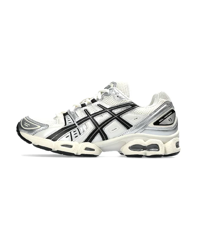 Men's performance - driven running sneakers for marathonsGEL-Nimbus 9 - Cream / Black Men's performance - driven running sneakers for marathonsGEL-Nimbus 9 - Cream / Black