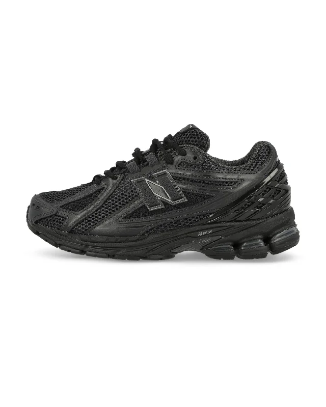 Men's gray mesh sneakers for breathability during workoutsNew Balance 1906R - Black / Black Men's gray mesh sneakers for breathability during workoutsNew Balance 1906R - Black / Black