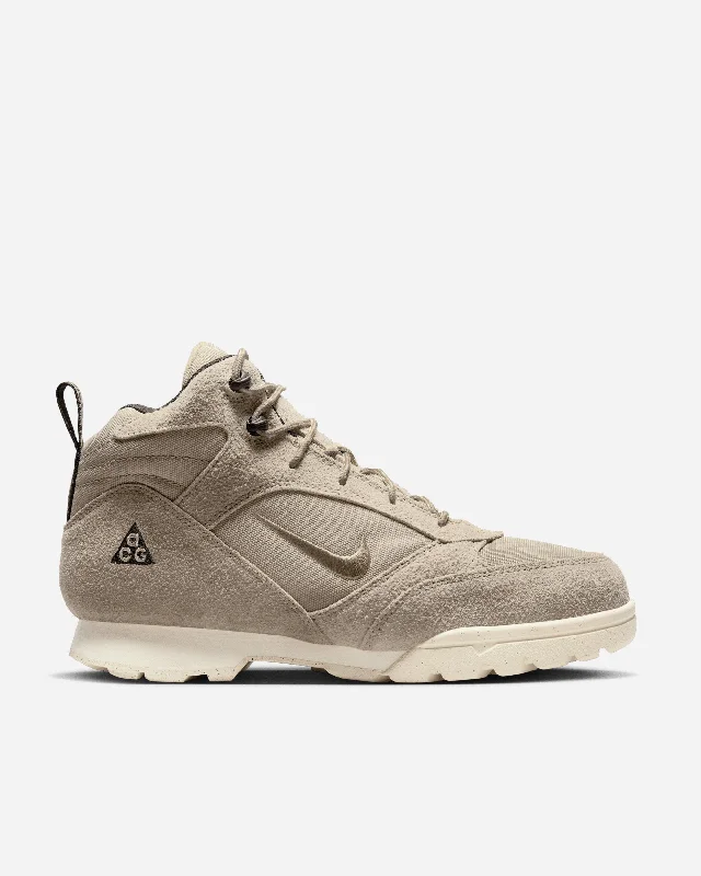 Men's neon - colored sneakers for a bold statementACG Torre Mid
