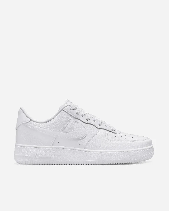 Men's casual leather sneakers with a distressed finishAir Force 1 '07 Fresh