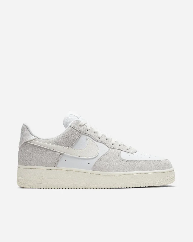 Men's memory - foam insole sneakers for added comfortAir Force 1 LV8