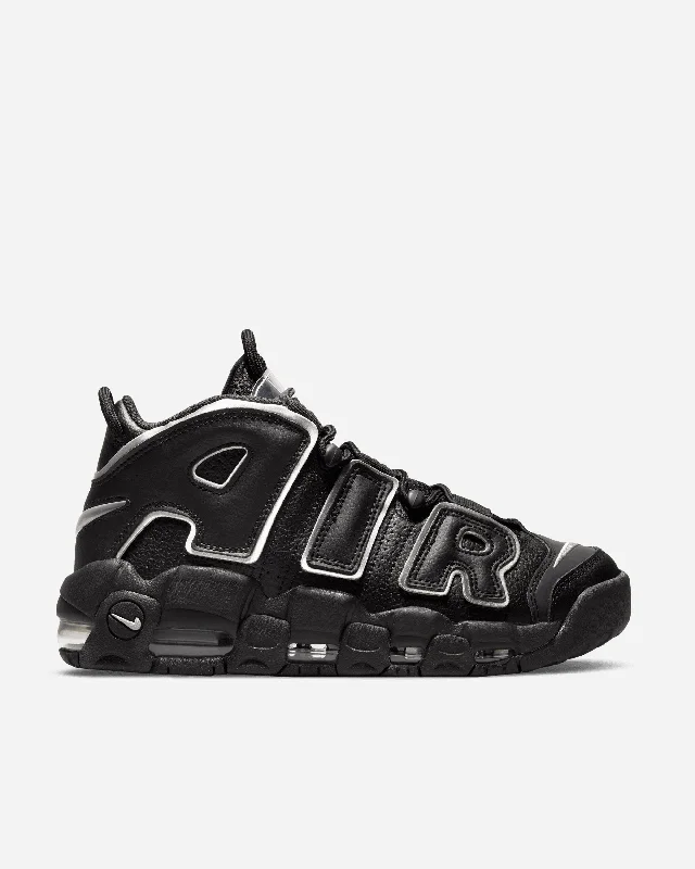 Men's soccer - inspired sneakers with a studded soleAir More Uptempo '96