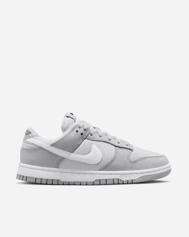 Men's waterproof hiking sneakers with a Gore - Tex liningDunk Low 'Light Smoke Grey' Men's waterproof hiking sneakers with a Gore - Tex liningDunk Low 'Light Smoke Grey'