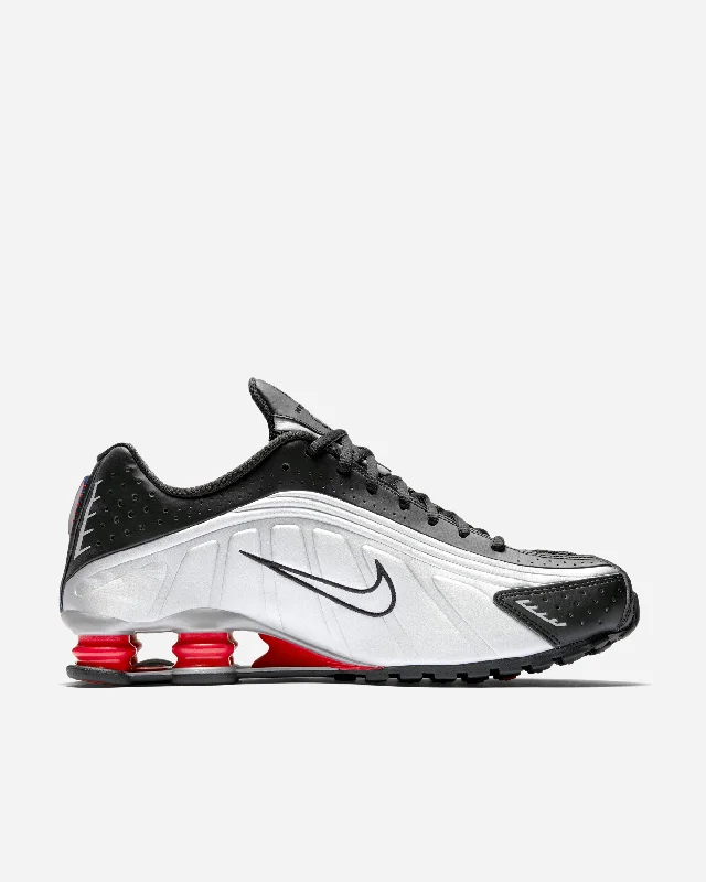 Men's fashion - forward sneakers with a unique tongue designShox R4